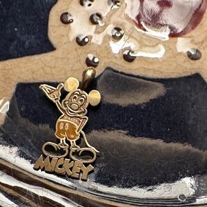10k gold Mickey Mouse Pendant